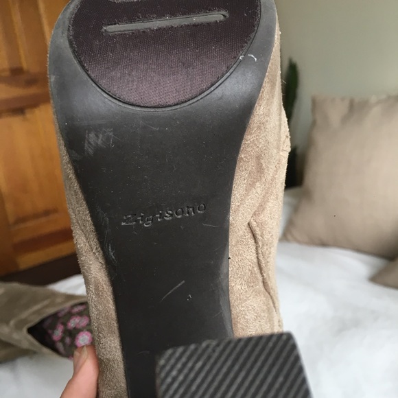 Suede Boots - Picture 7 of 8